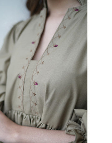 Bok Deong Ee Embroidery