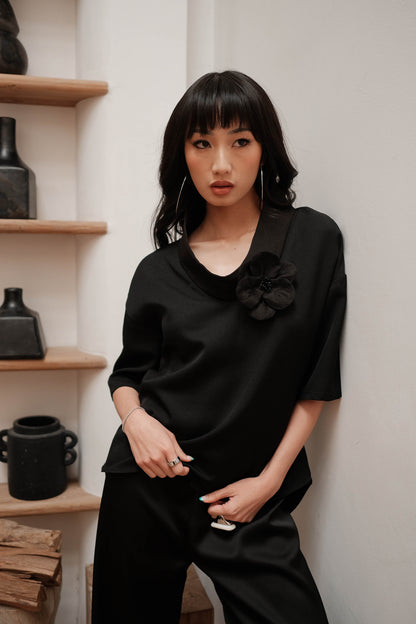 DAXTON TOP w/ Flowers